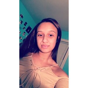 Meet your Posher, Selena